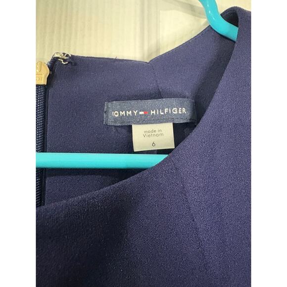 Tommy Hilfiger Navy Blue Sheath Dress SS wFront FAUX Pocket/Button Detail Size 6 - Picture 2 of 3
